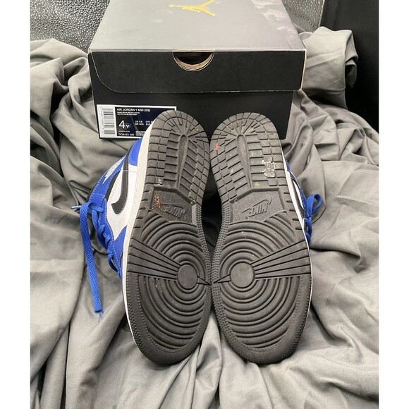 Air Jordan 1 Mid GS Royal /Black/White Size 4 Youth~New W/ Box~ - Picture 6 of 7